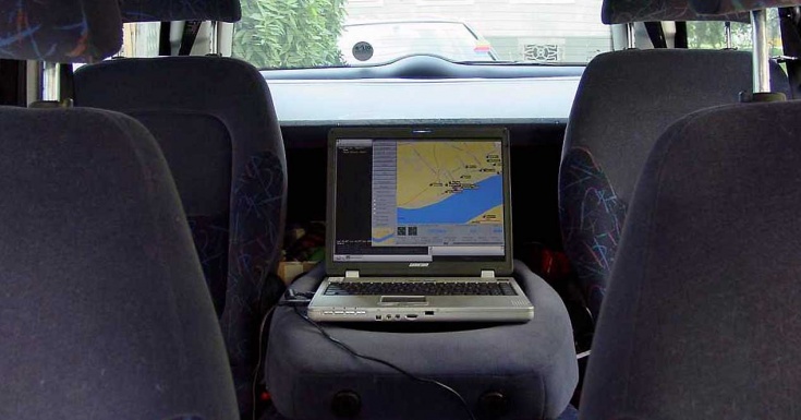 Wardriving, la moda de cazar redes WiFi desde un coche