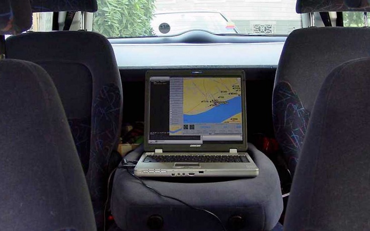 Wardriving, la moda de cazar redes WiFi desde un coche