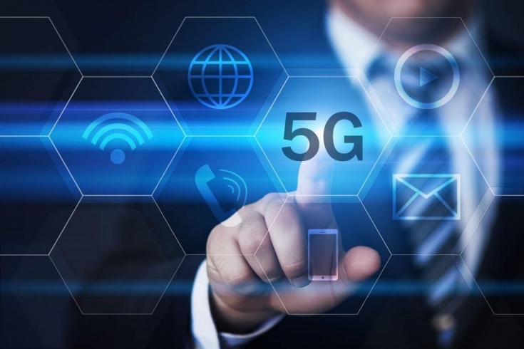 El presidente de Telefónica asegura que el 5G comercial llegará en 2021